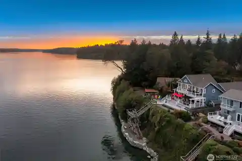 Waterfront Sanctuary with Panoramic Views