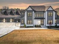 PRIVATE LUXURY OASIS IN THE OKLAHOMAN COUNTRYSIDE