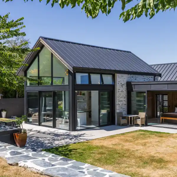 SOPHISTICATION AT THE GATEWAY TO MILLBROOK RESORT