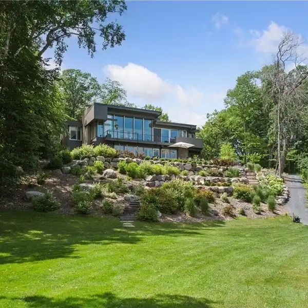 MODERN HOME ON BALD EAGLE LAKE