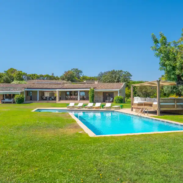 PRESTIGIOUS PROPERTY WITH SEA VIEW IN PUNTALDìA, SARDINIA