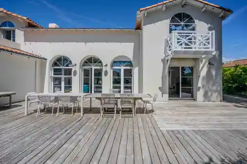 Exceptional Villa in the Golden Triangle