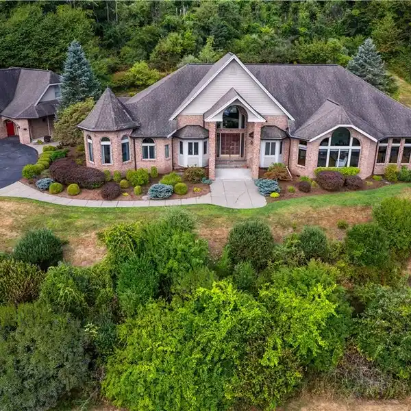 SPECTACULAR CUSTOM RANCH WITH BREATHTAKING VIEWS