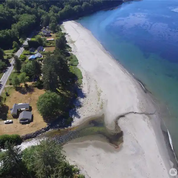 EDDIE BAUER'S FORMER BEACH COTTAGE