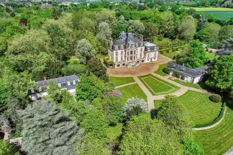 Elegant 18th Century Chateau