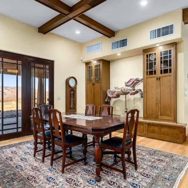BREATHTAKING EQUESTRIAN ESTATE