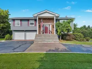 Spacious Hi Ranch in Sought After Area