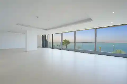 Spacious Apartment with Unobstructed Gulf Views