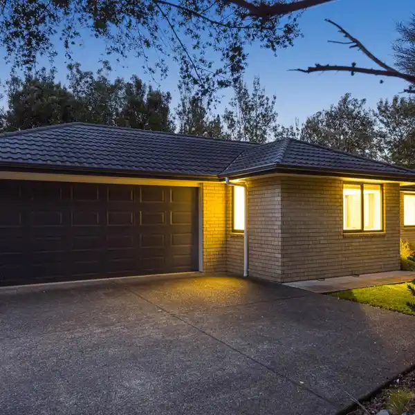 BEAUTIFUL BRICK AND TILE HOME WITH PEACEFUL RURAL SURROUNDINGS