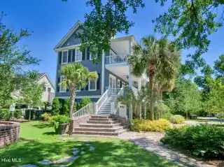 Lovely Home in Desirable Summer Haven