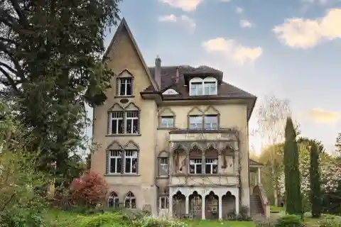 La Beauté Classique - Classic Art Nouveau Villa