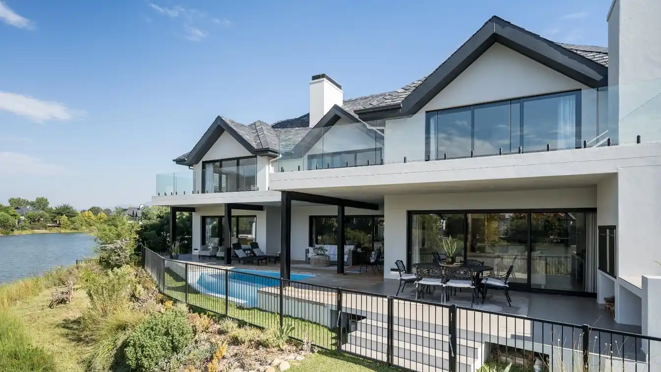 Architectural Masterpiece on a Peaceful Cul-de-sac