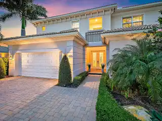 Elegant Golf Course Estate with Immediate Full Golf Membership