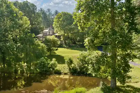 Exceptional 17-Acre Estate and Gentleman's Farm
