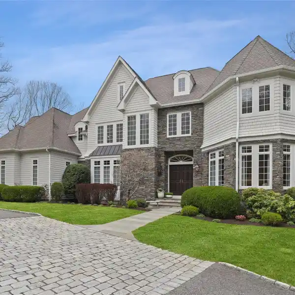 MODERN COLONIAL RETREAT