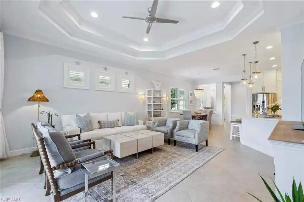 Exceptional Villa in Sought-after Naples Community