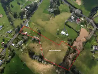 Prime Lifestyle Acreage with City Views