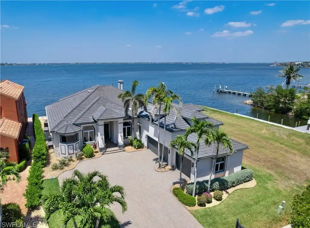Luxury Waterfront Living in Catalpa Cove