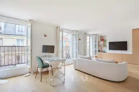 Immaculate Apartment in a Desirable Building