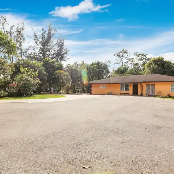 CREATE YOUR DREAM ESTATE ON AN EXPANSIVE LOT