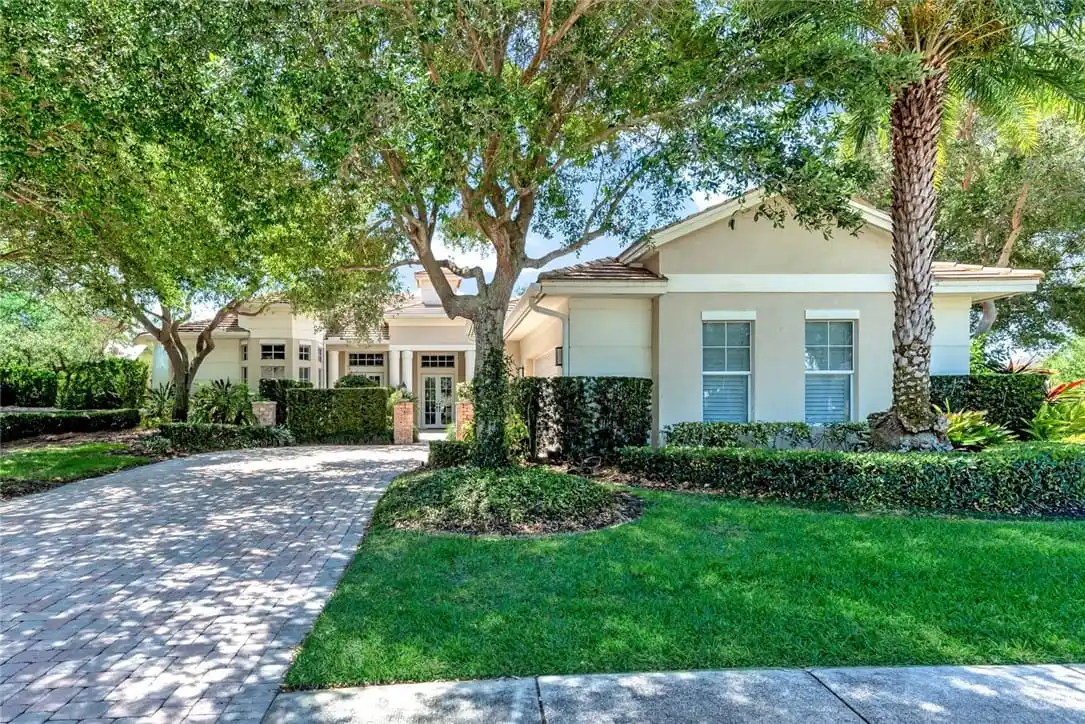 Beautiful Open Plan Pool Home