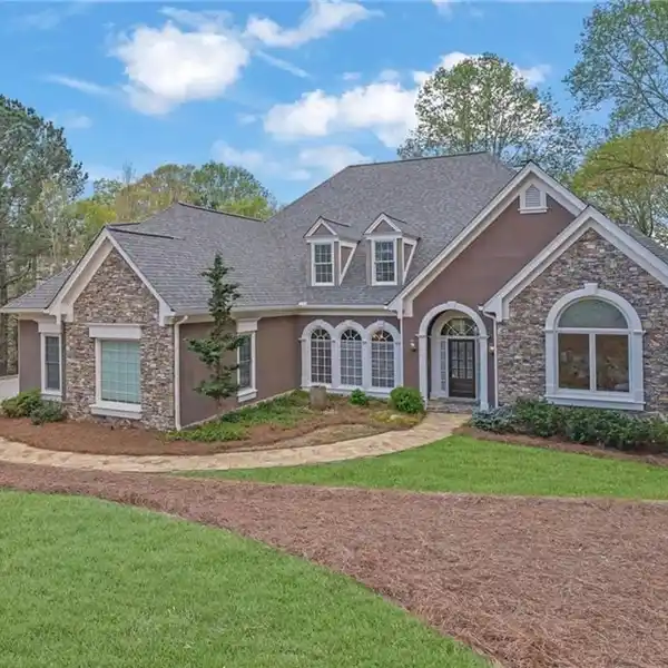 WONDERFULLY DESIGNED CUSTOM HOME IN ROSWELL