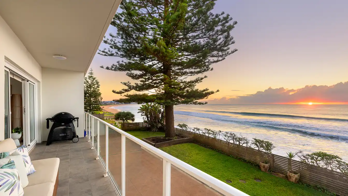 Absolute Beachfront Apartment