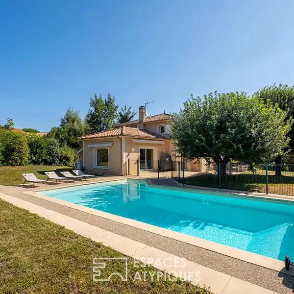 FULLY RENOVATED HOUSE WITH A SWIMMING POOL