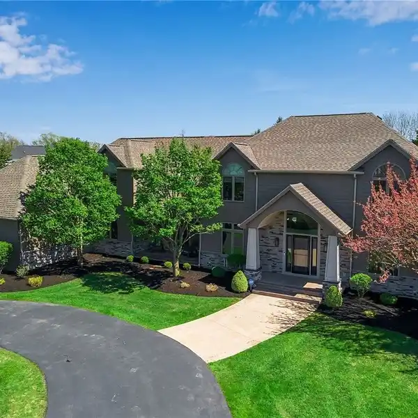 TRADITIONAL HOME WITH ALL THE BELLS AND WHISTLES
