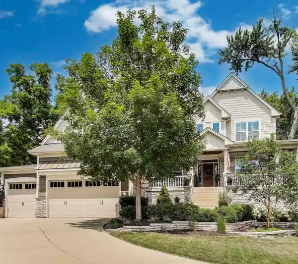 BEAUTIFULLY CRAFTED SHINGLE-STYLE RESIDENCE