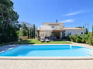 Charming Four Bedroom Villa in Vale Del Rei