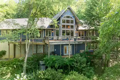 Private Mountain Oasis with Spacious Open Living