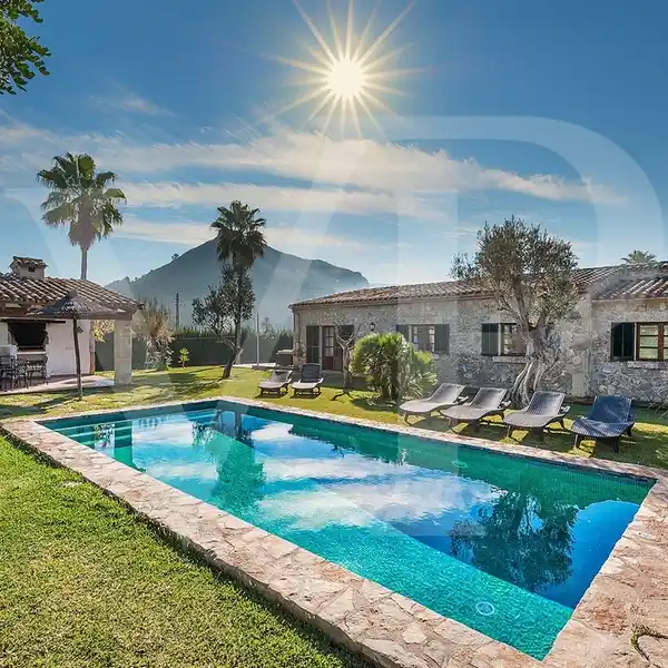 EXPANSIVE LUXURY ESTATE IN ALCUDIA