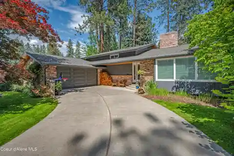 Fully Remodeled Golf Course Home