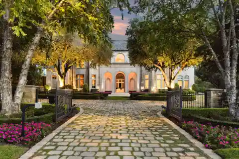 Exceptional Gated Property in Lobello Estates