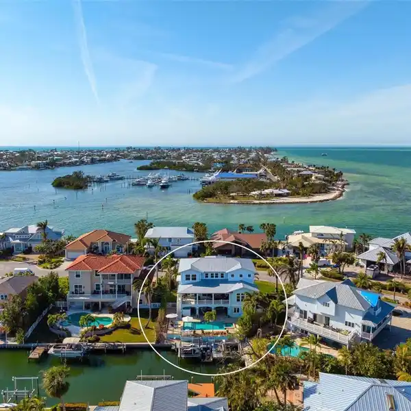EXQUISITE KEY ROYALE WATERFRONT RESIDENCE