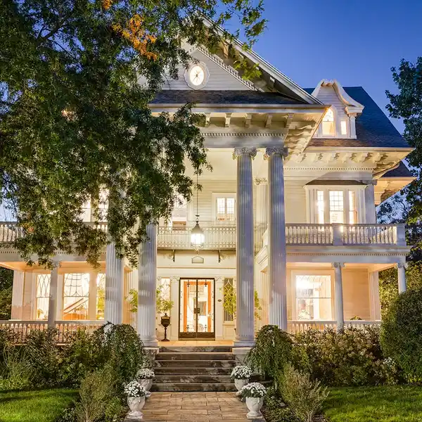 THE GALE MANSION