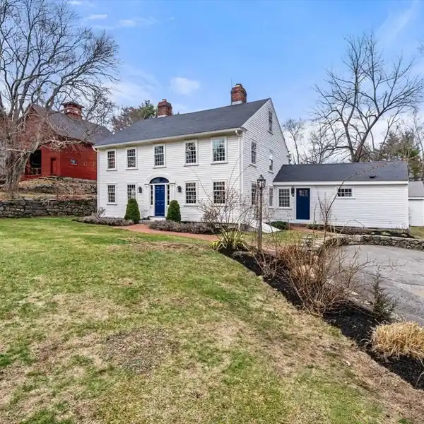 THE JOSEPH WALKER HOUSE