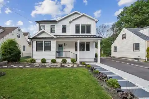 Fully Renovated Beauty