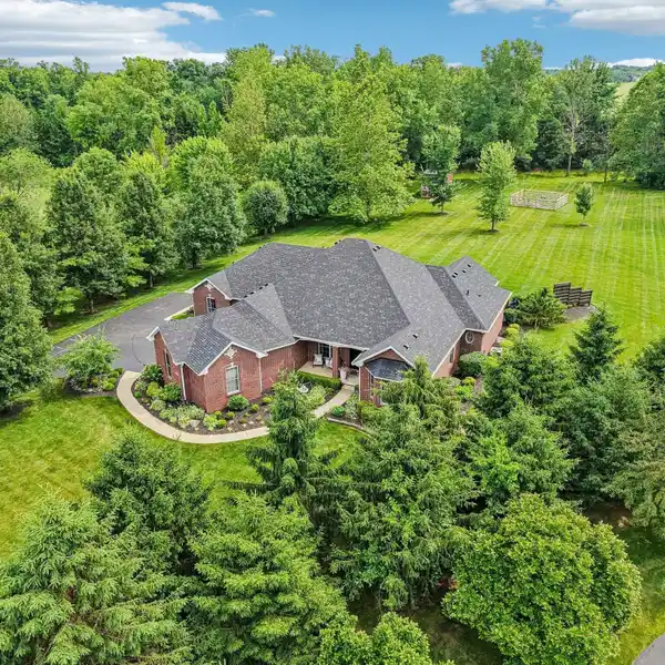 SECLUDED LUXURY RETREAT ON THREE PRIVATE ACRES