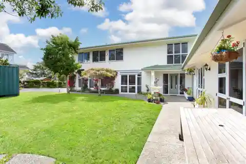 Stylish and Elegant 1970s-Era Home