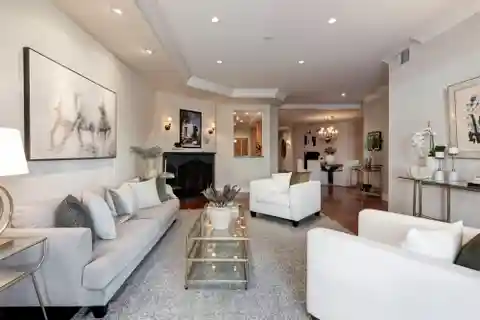 Exquisite Luxury Condo at the Oakhurst