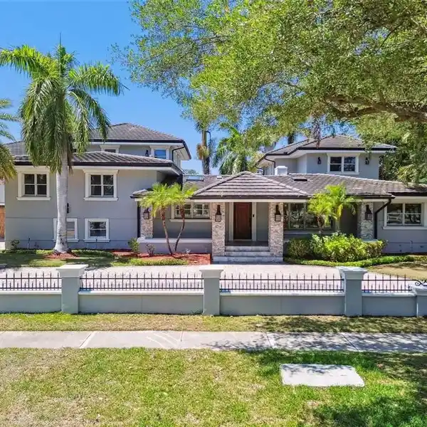 EXCEPTIONAL WATERFRONT LIVING IN BEACH PARK