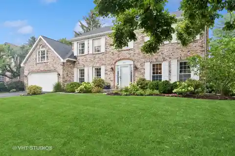 Modern Naperville Retreat on Quiet Cul-De-Sac