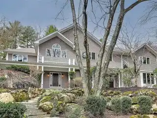 Quality Custom-built Contemporary Colonial