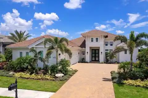 Luxury Lakefront Home with Private Guest Casita