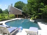 PEACEFUL AND QUIET EAST HAMPTON HOME