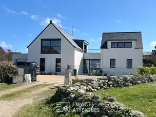 Oceanfront Architectural Gem with Panoramic Coastal Views