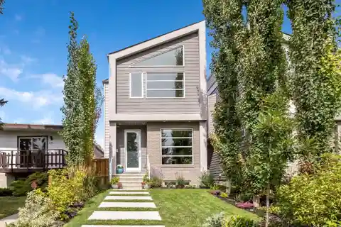 Crisp Modern Home in North Glenmore Park