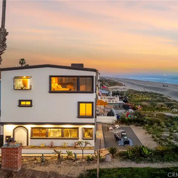 STATEMENT HOME IN SUNSET BEACH